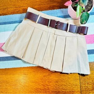 SHEIN ICON Solid Pleated Mini Skirt With Belt